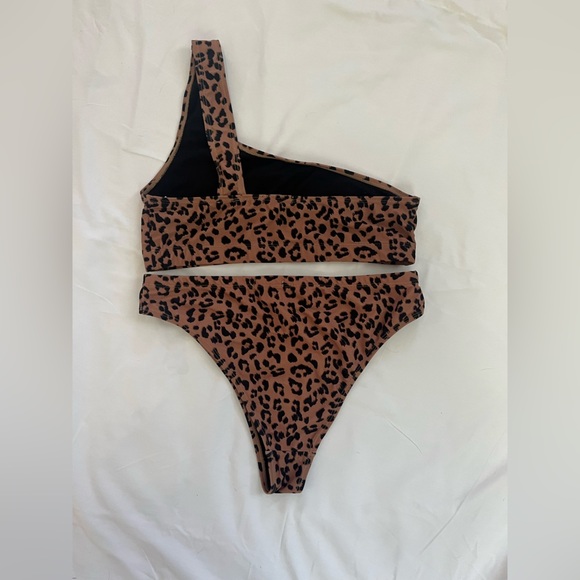 Cheetah Print Nasty Gal Bikin - Picture 2 of 3